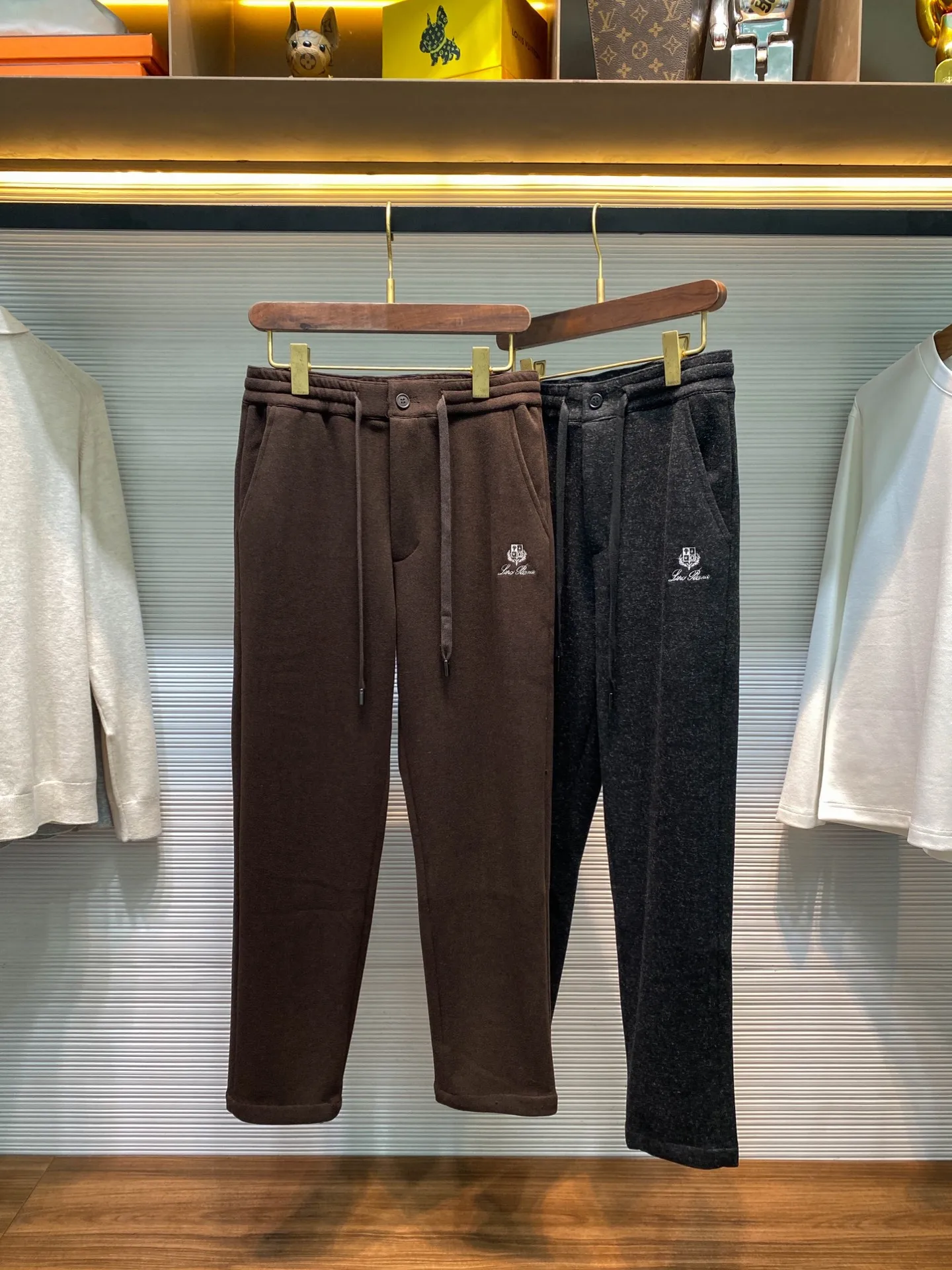 诺悠翩雅 男士对比色徽章刺绣时尚百搭休闲长裤