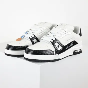 男士压纹粒面小牛皮系带板鞋 高仿LV男士运动鞋