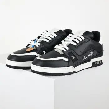 男士压纹粒面小牛皮系带板鞋 高仿LV男士运动鞋