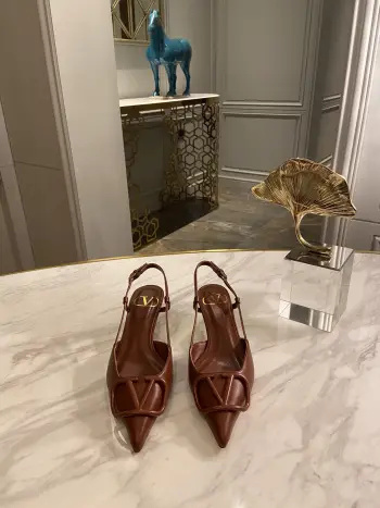 经典款女士高跟凉鞋 高仿华伦天奴女士高跟鞋/单鞋