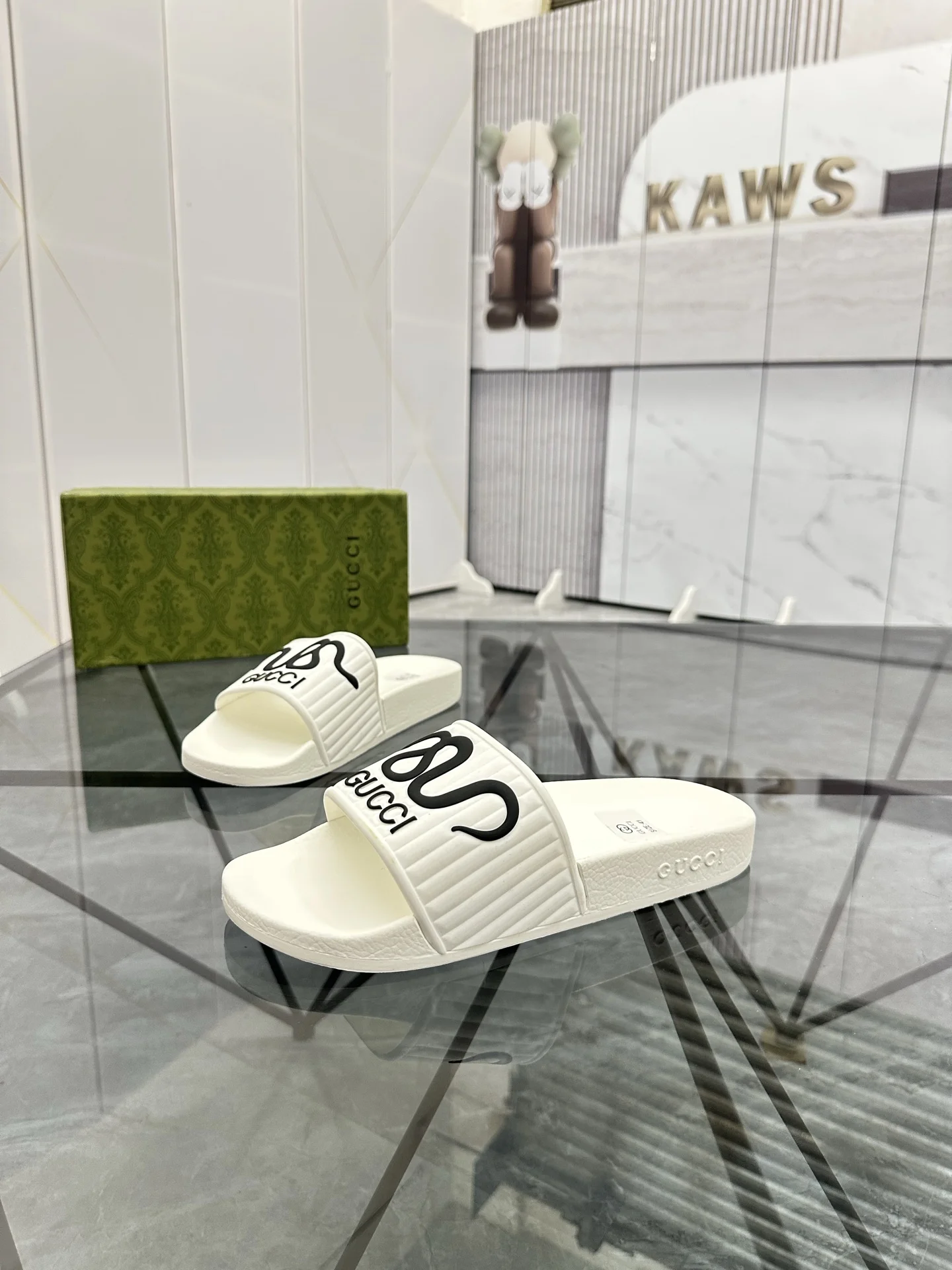 古奇 最新款情侣款拖鞋