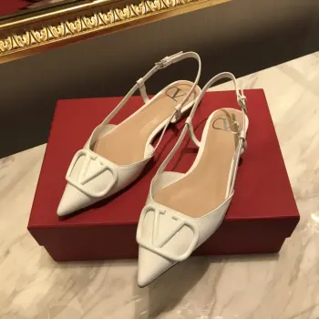 经典款女士凉鞋 高仿华伦天奴女士凉鞋/拖鞋