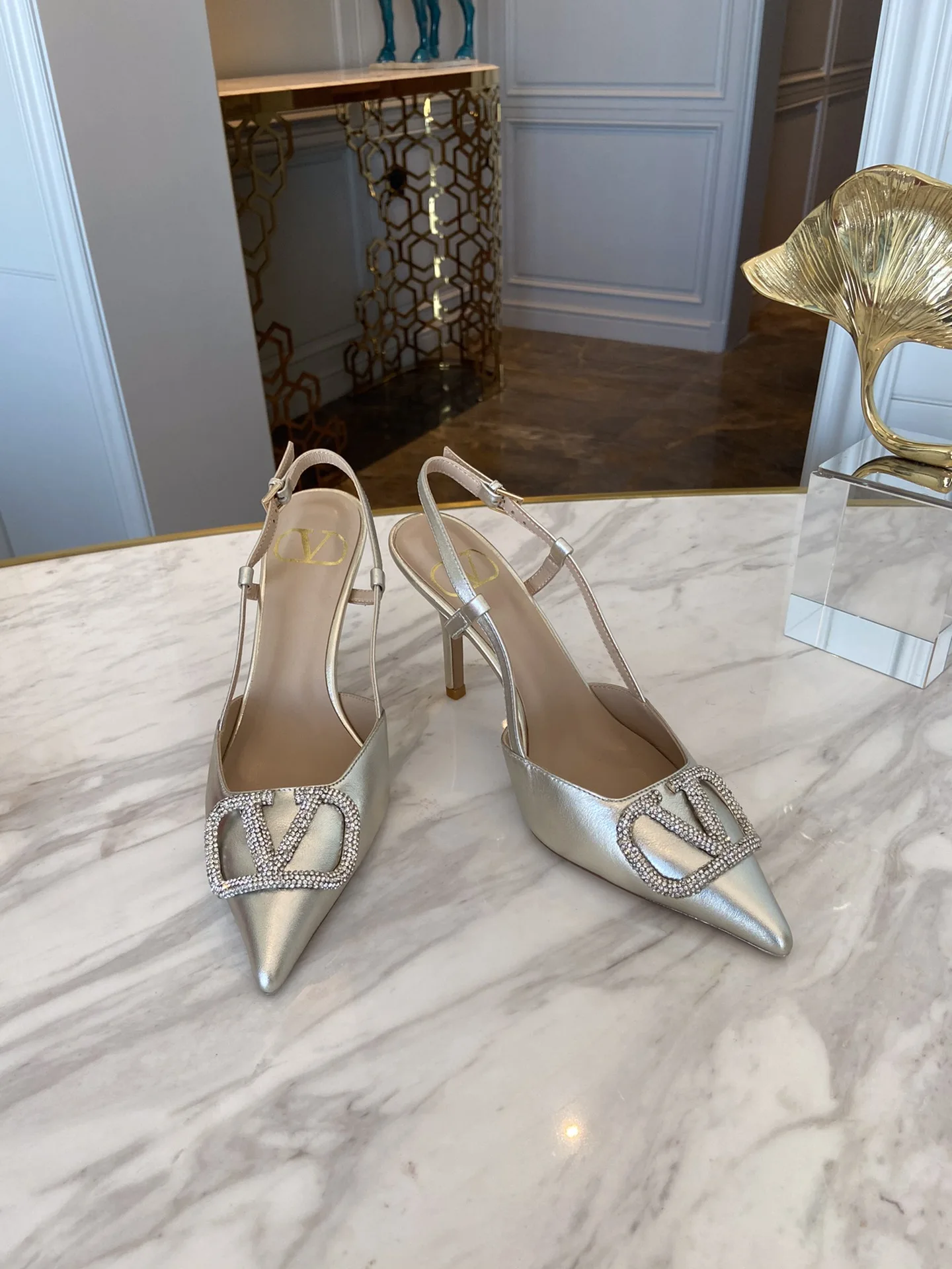 华伦天奴 经典款女士高跟凉鞋