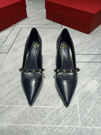 经典款女士高跟鞋 高仿华伦天奴女士高跟鞋/单鞋