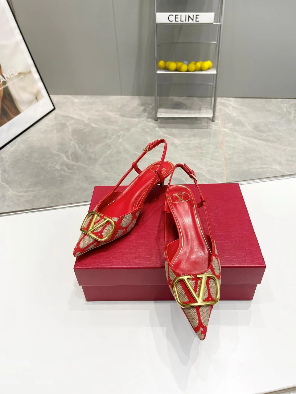 华伦天奴 经典款女士高跟凉鞋