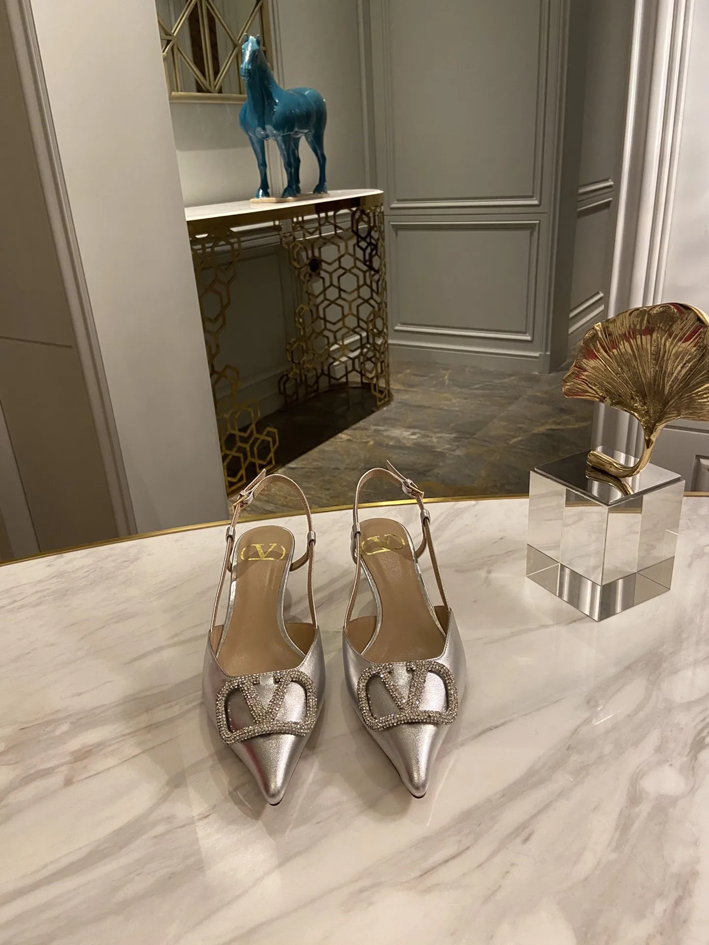 华伦天奴 经典款女士高跟凉鞋