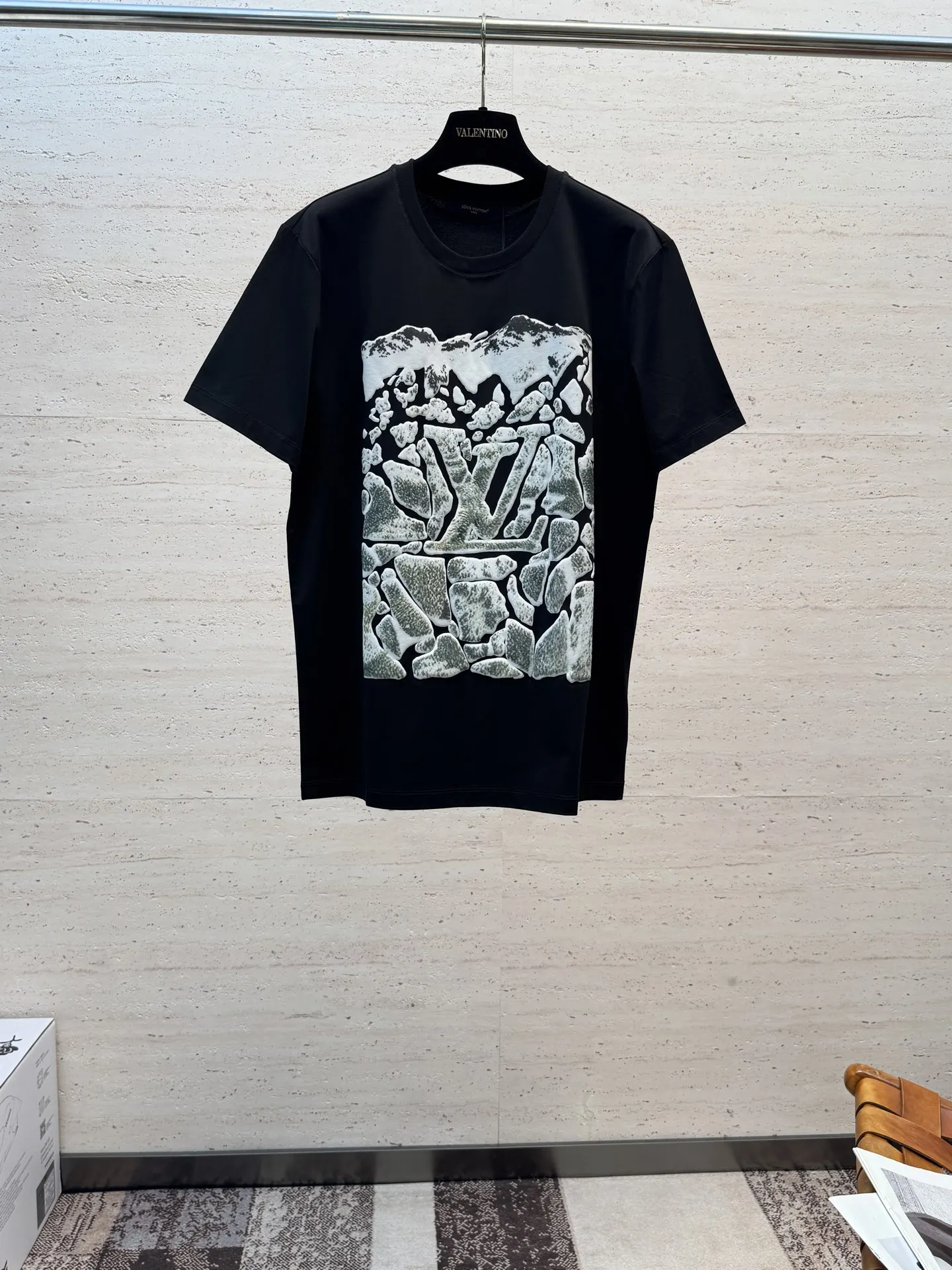 LV 26S新款春夏休闲男士圆领短袖 LV 26S新款春夏休闲男士圆领短袖