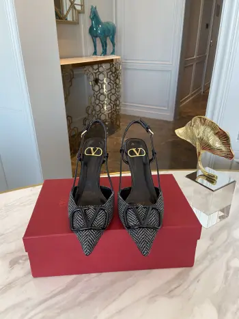 经典款女士高跟凉鞋 高仿华伦天奴女士高跟鞋/单鞋