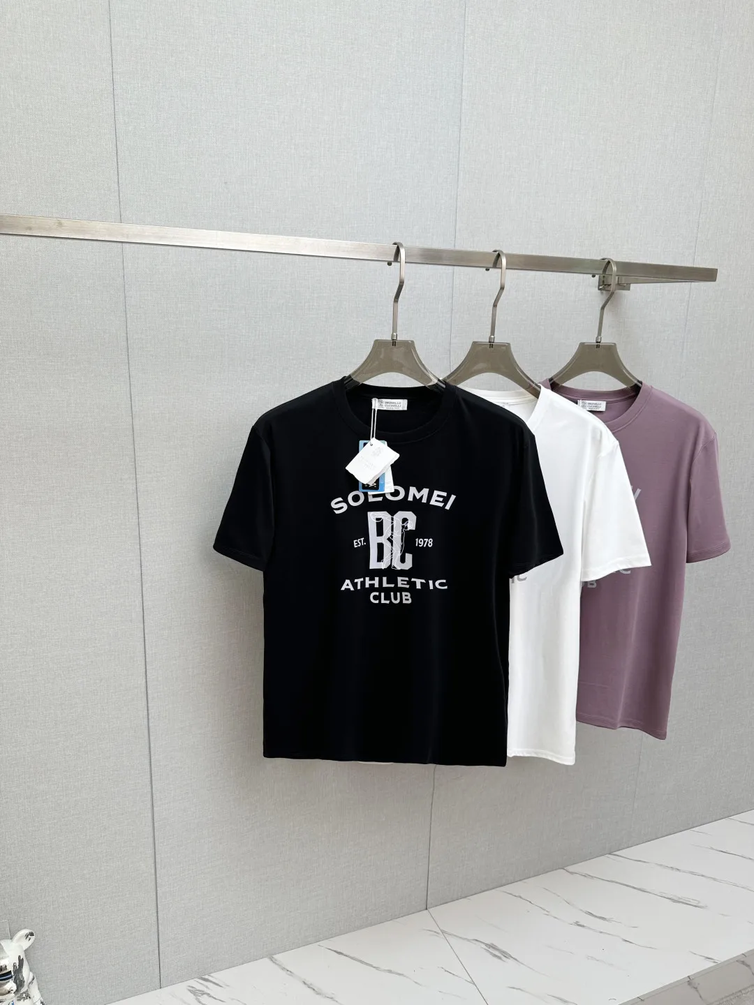 布鲁内洛库奇内利 新款走秀图案时尚休闲短袖T恤 布鲁内洛库奇内利 新款走秀图案时尚休闲短袖T恤