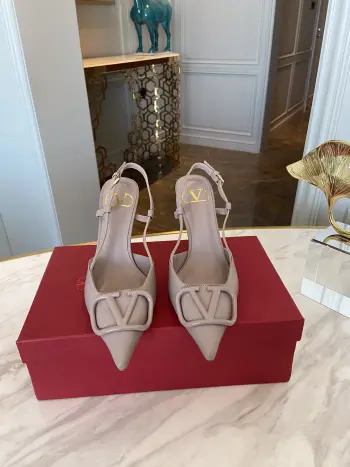 经典款女士高跟凉鞋 高仿华伦天奴女士高跟鞋/单鞋