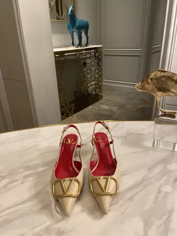 经典款女士高跟凉鞋 高仿华伦天奴女士高跟鞋/单鞋