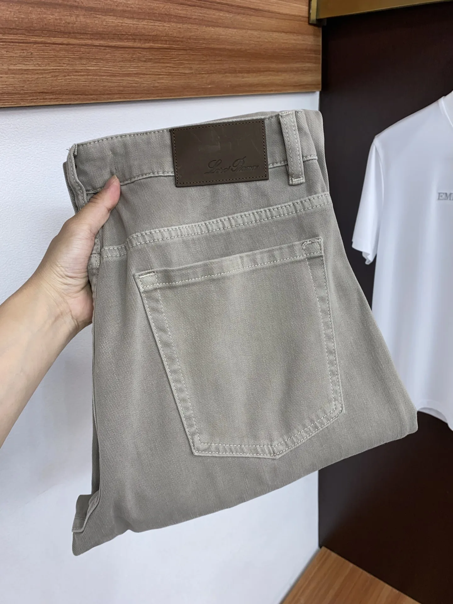 诺悠翩雅 2026早春最新款老风牛仔裤