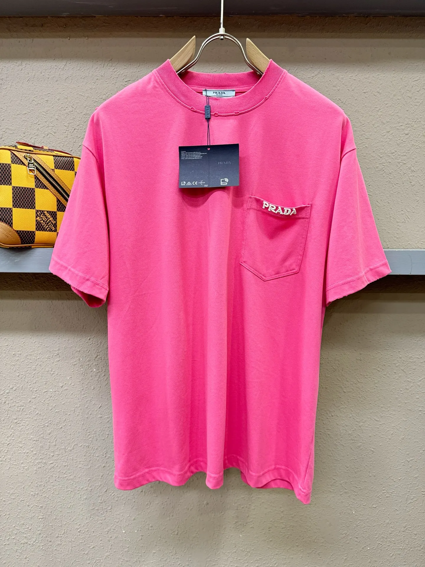 普拉达  2026新品休闲短袖T恤
