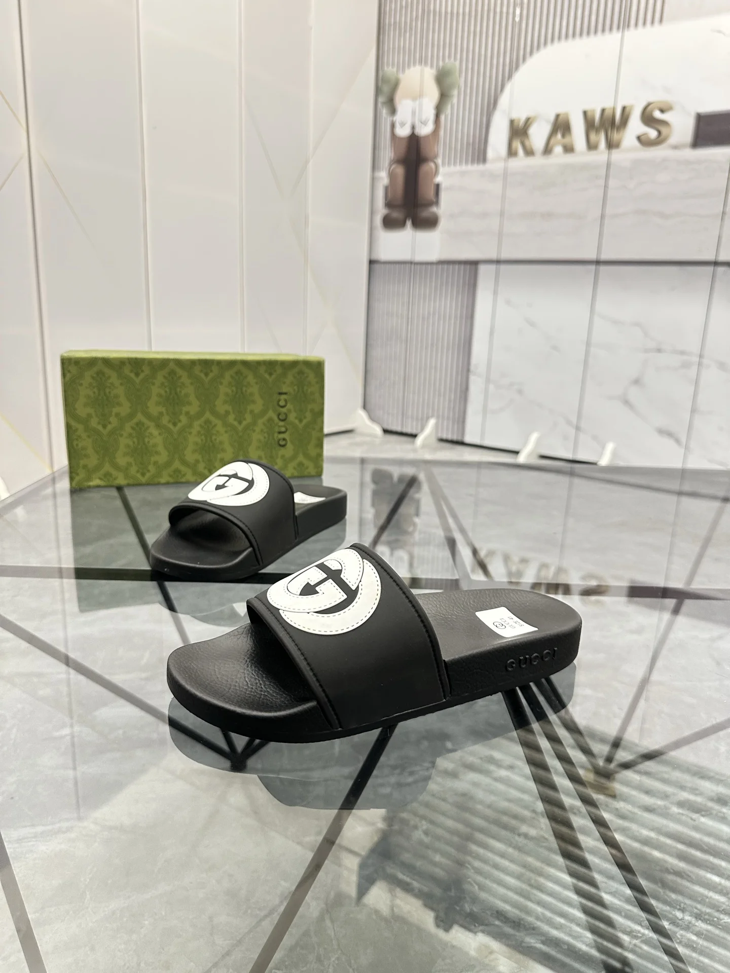 古奇 最新款情侣款拖鞋 古奇 最新款情侣款拖鞋