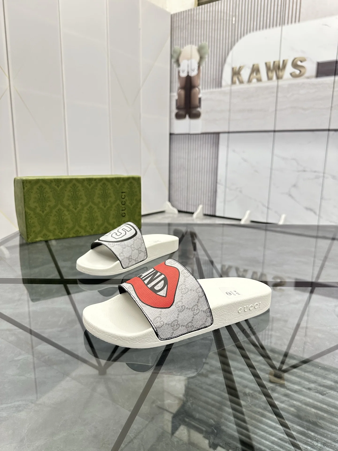 古奇 最新款情侣款拖鞋 古奇 最新款情侣款拖鞋