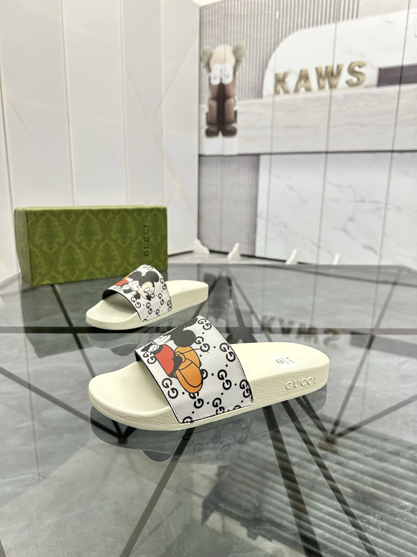 古奇 最新款情侣款拖鞋