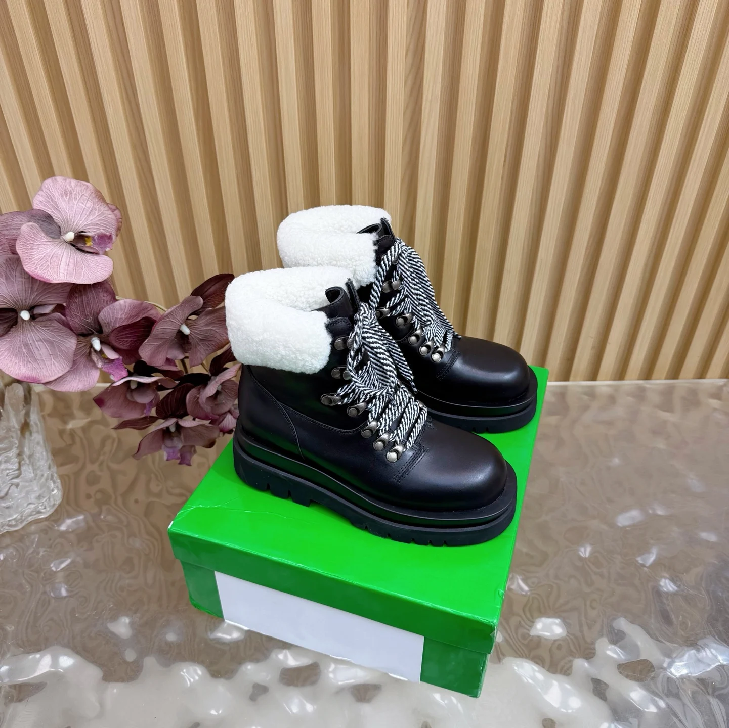 BV 系带网红时尚骑士靴 马丁靴 BV 系带网红时尚骑士靴 马丁靴