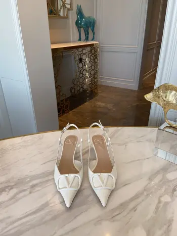 经典款女士高跟凉鞋 高仿华伦天奴女士高跟鞋/单鞋