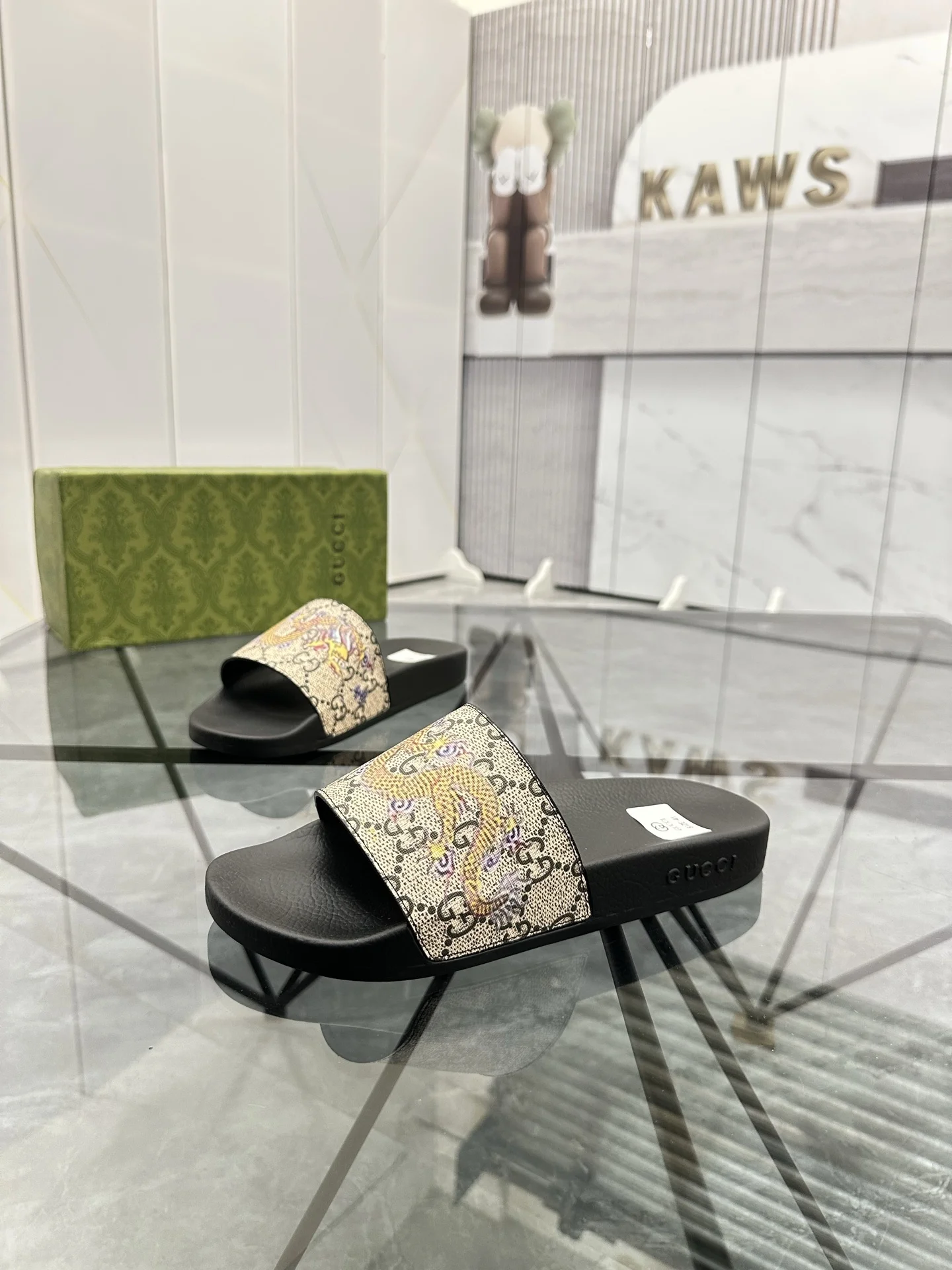 古奇 最新款情侣款拖鞋