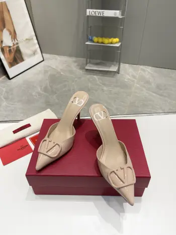 经典款女士凉拖鞋 高仿华伦天奴女士凉鞋/拖鞋