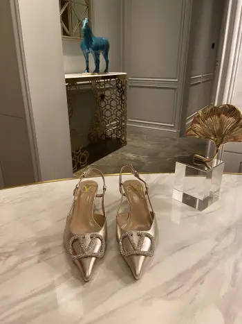 经典款女士高跟凉鞋 高仿华伦天奴女士高跟鞋/单鞋