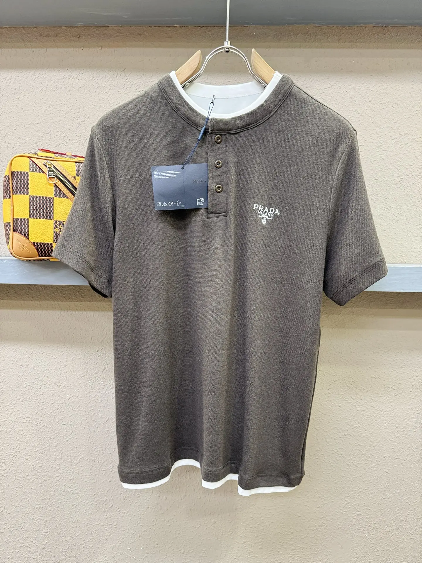 普拉达  2026新品休闲短袖