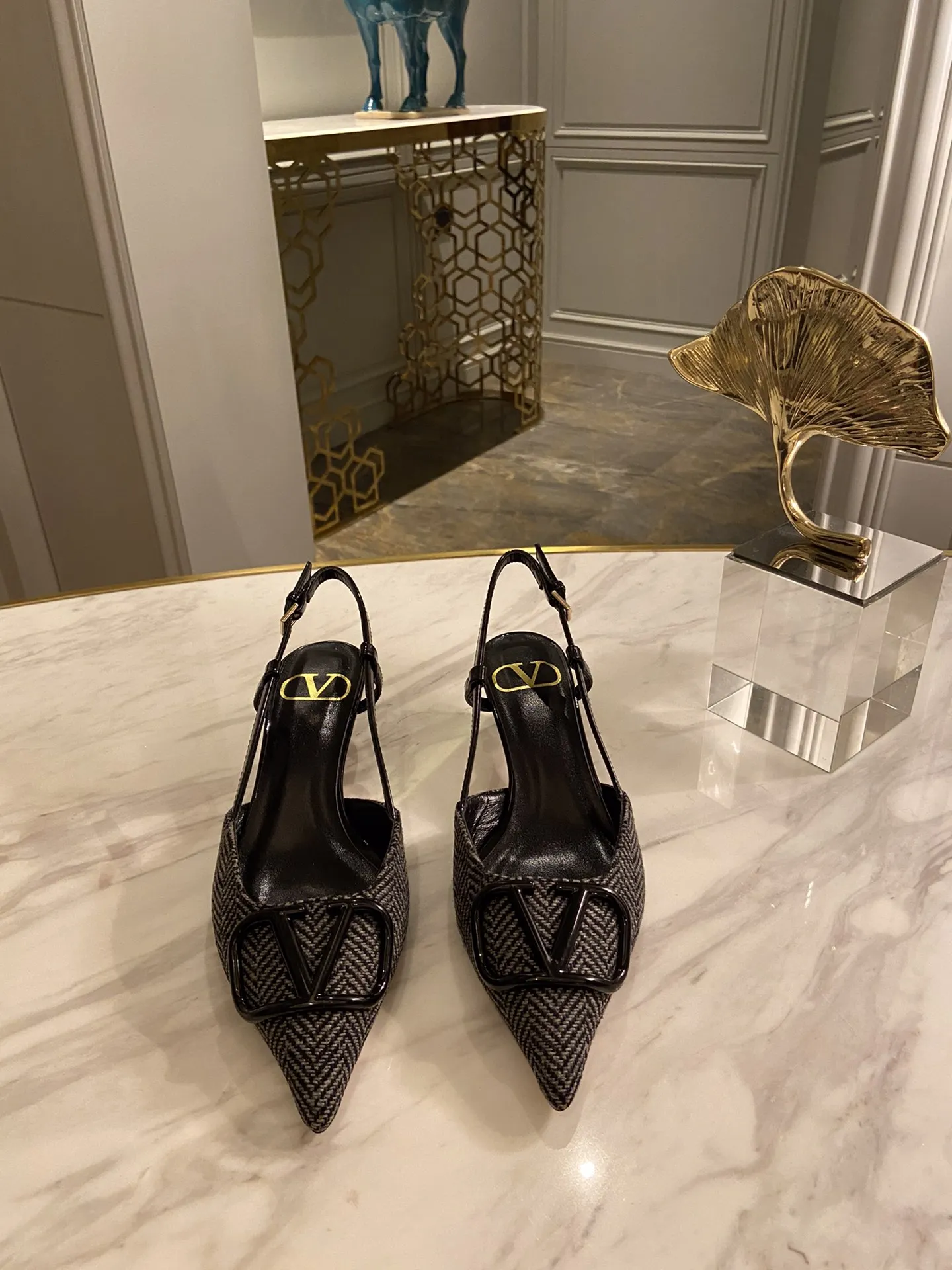 华伦天奴 经典款女士高跟凉鞋