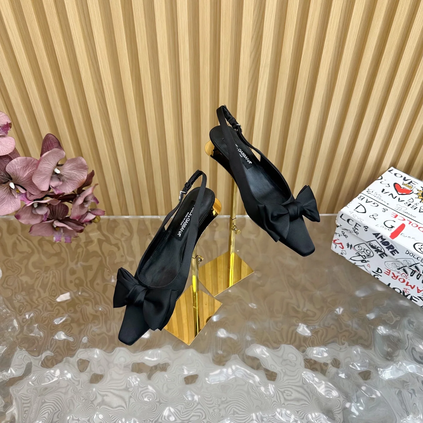 杜嘉班纳 真丝系列小猫跟凉鞋 杜嘉班纳 真丝系列小猫跟凉鞋