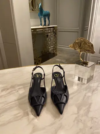 经典款女士高跟凉鞋 高仿华伦天奴女士高跟鞋/单鞋