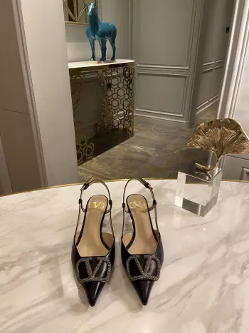 经典款女士高跟凉鞋 高仿华伦天奴女士高跟鞋/单鞋