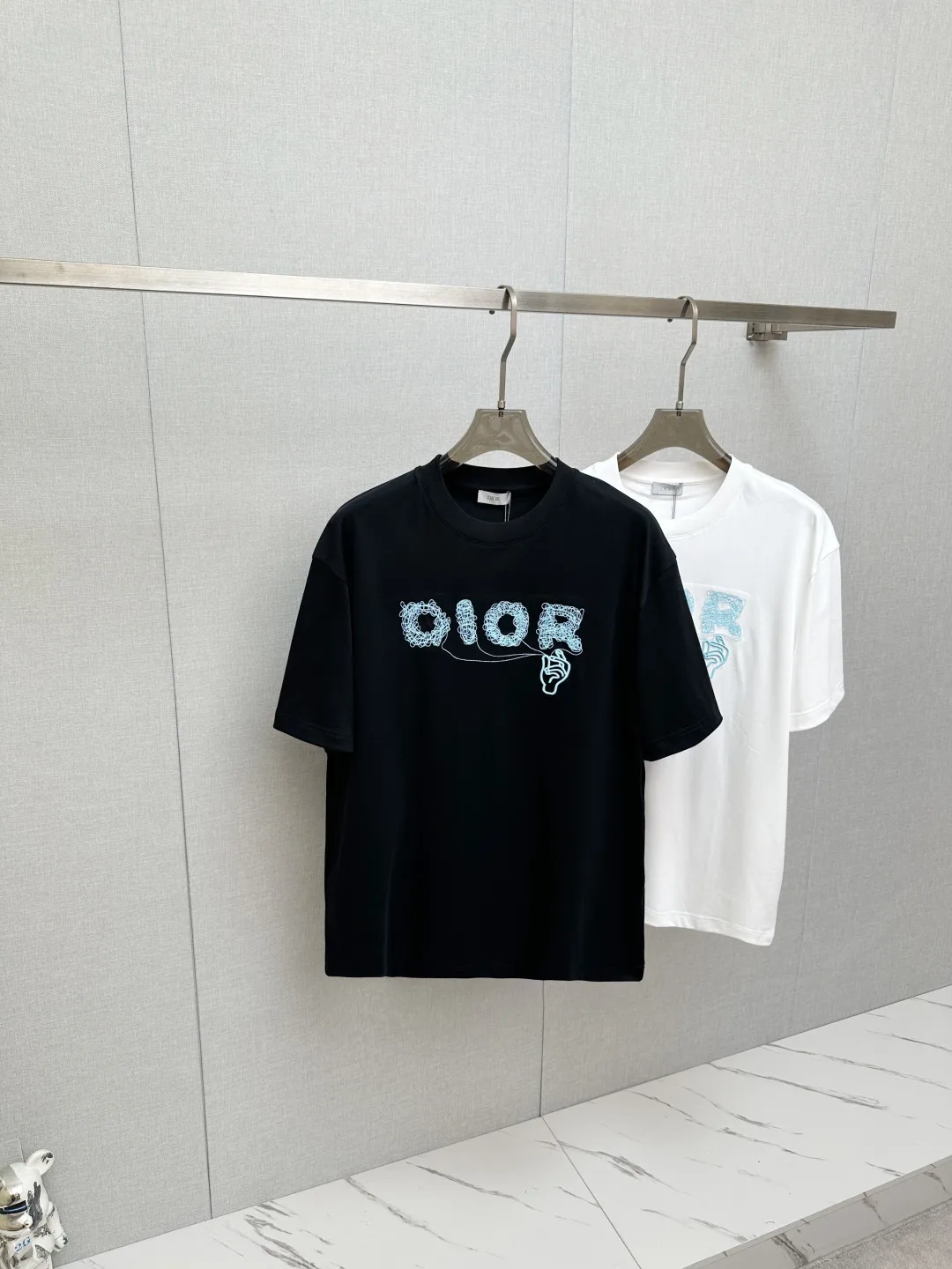 迪奥 新款走秀图案时尚休闲短袖T恤