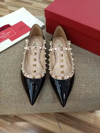 经典款女士凉拖鞋 高仿华伦天奴女士凉鞋/拖鞋