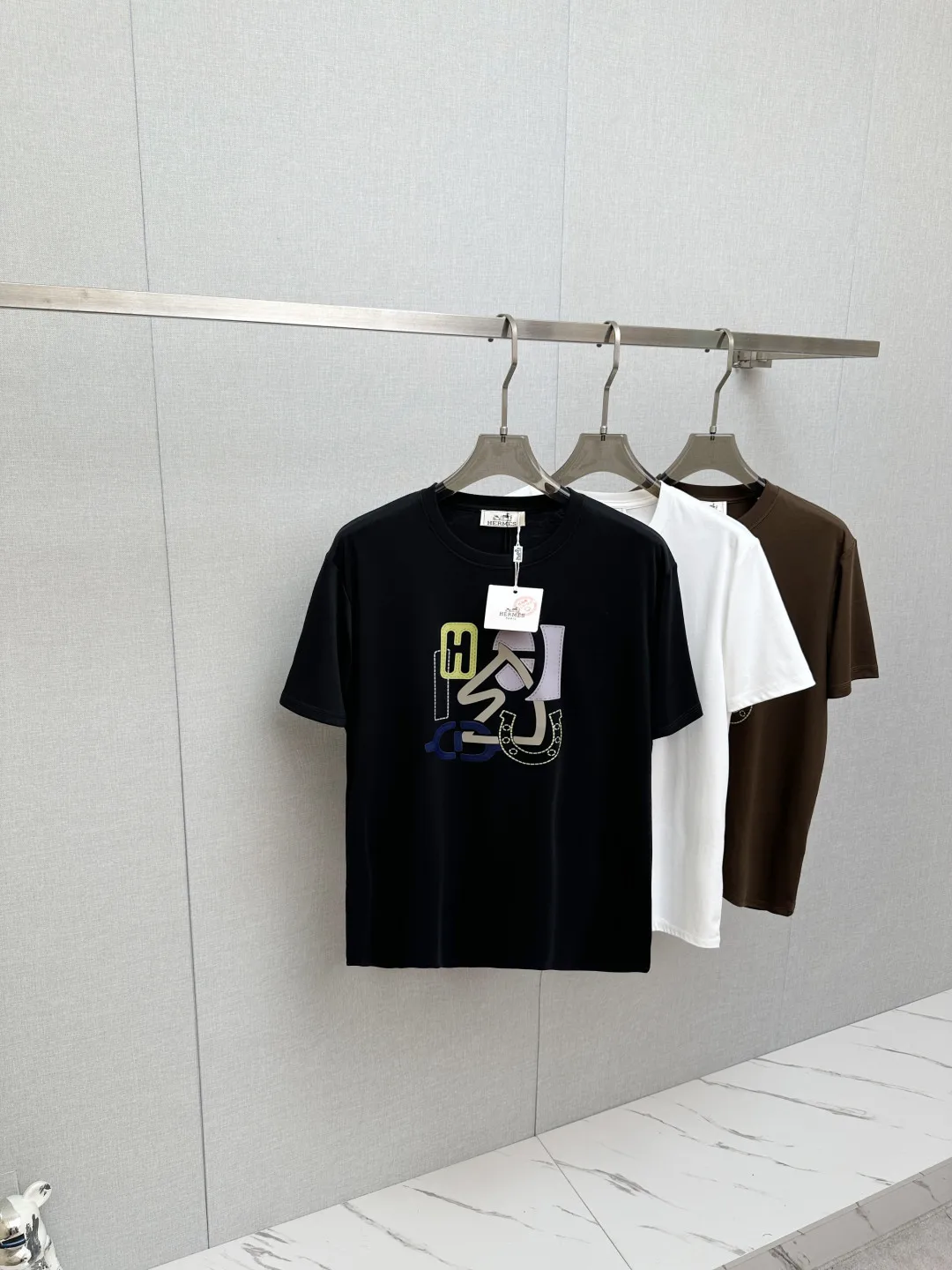 爱马仕 新款走秀图案时尚休闲短袖T恤