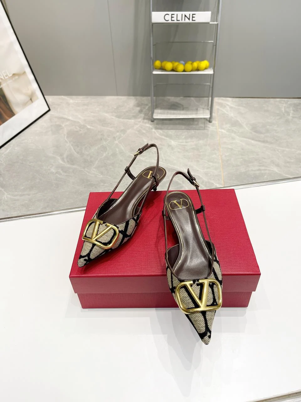 华伦天奴 经典款女士高跟凉鞋