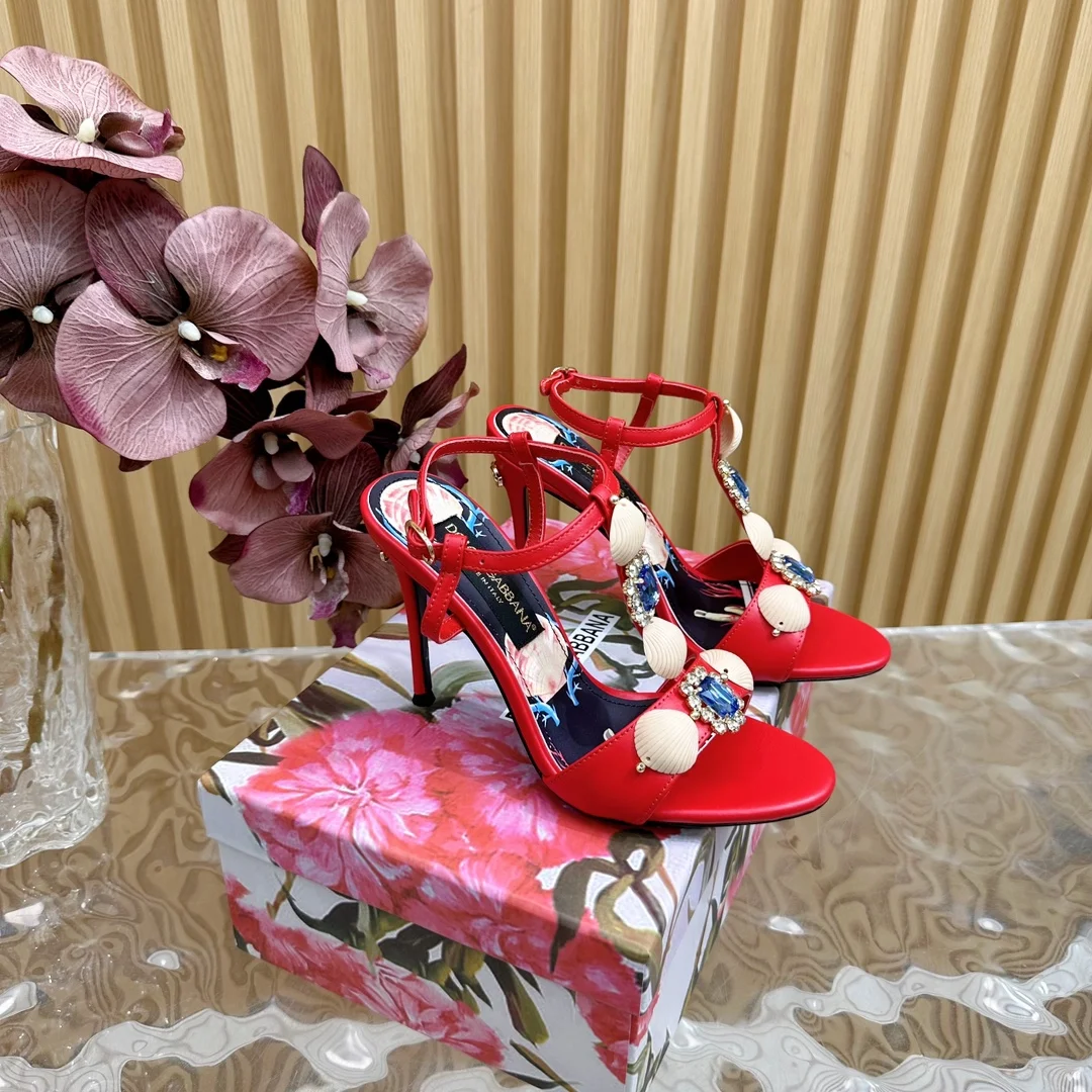 杜嘉班纳 春夏新品时装走秀款凉鞋 杜嘉班纳 春夏新品时装走秀款凉鞋