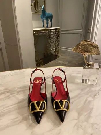 经典款女士高跟凉鞋 高仿华伦天奴女士高跟鞋/单鞋