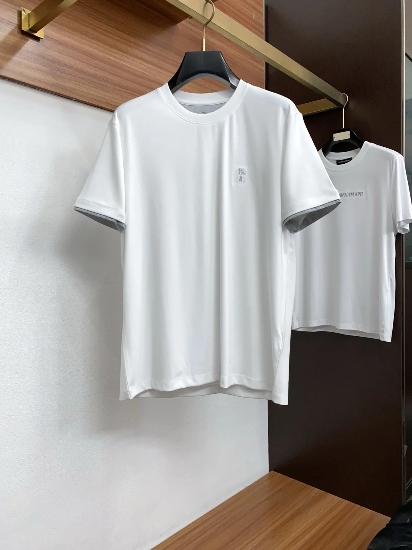 布鲁内洛库奇内利 丝光棉圆领男士短袖T恤 布鲁内洛库奇内利 丝光棉圆领男士短袖T恤