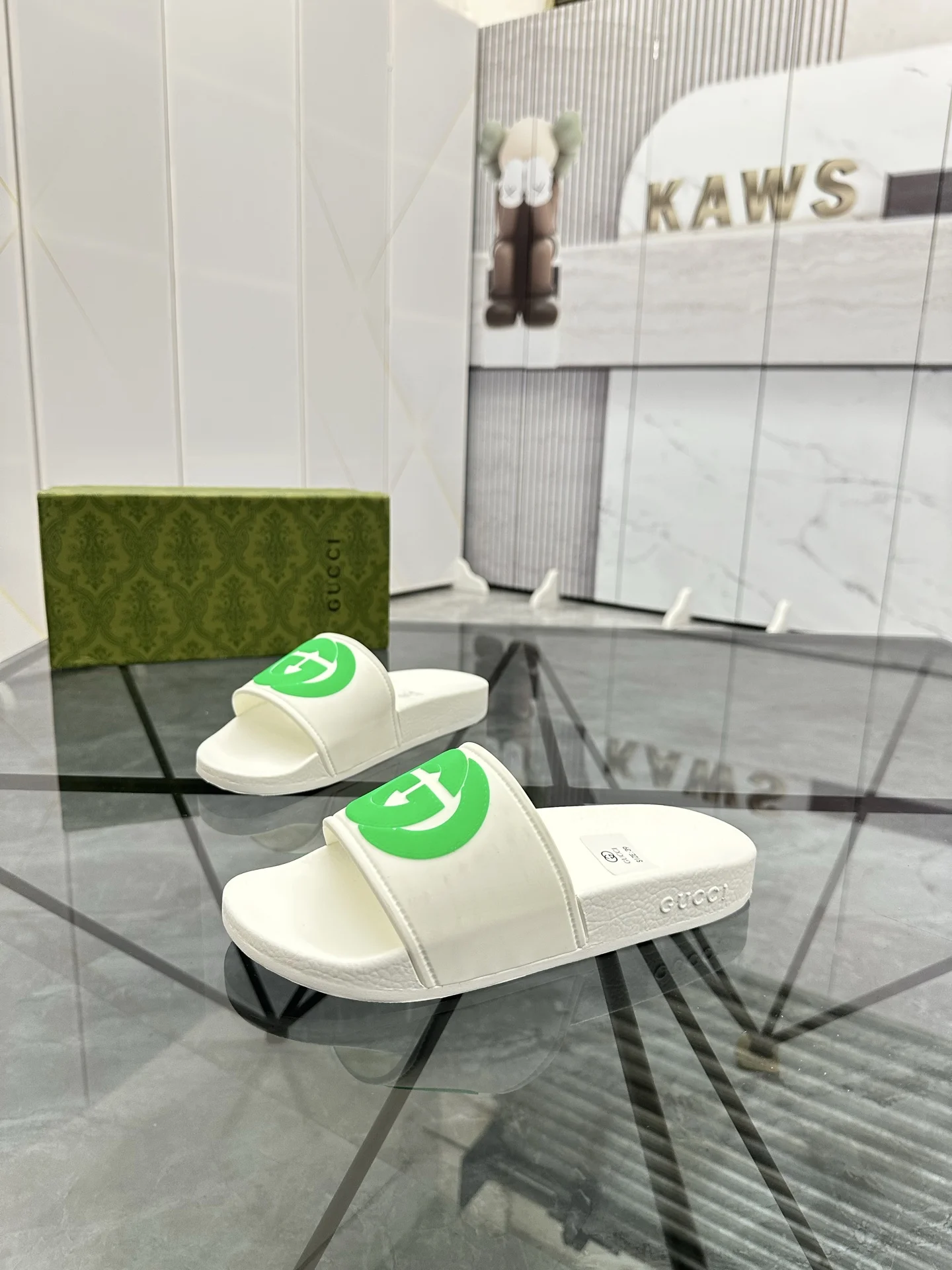 古奇 最新款情侣款拖鞋