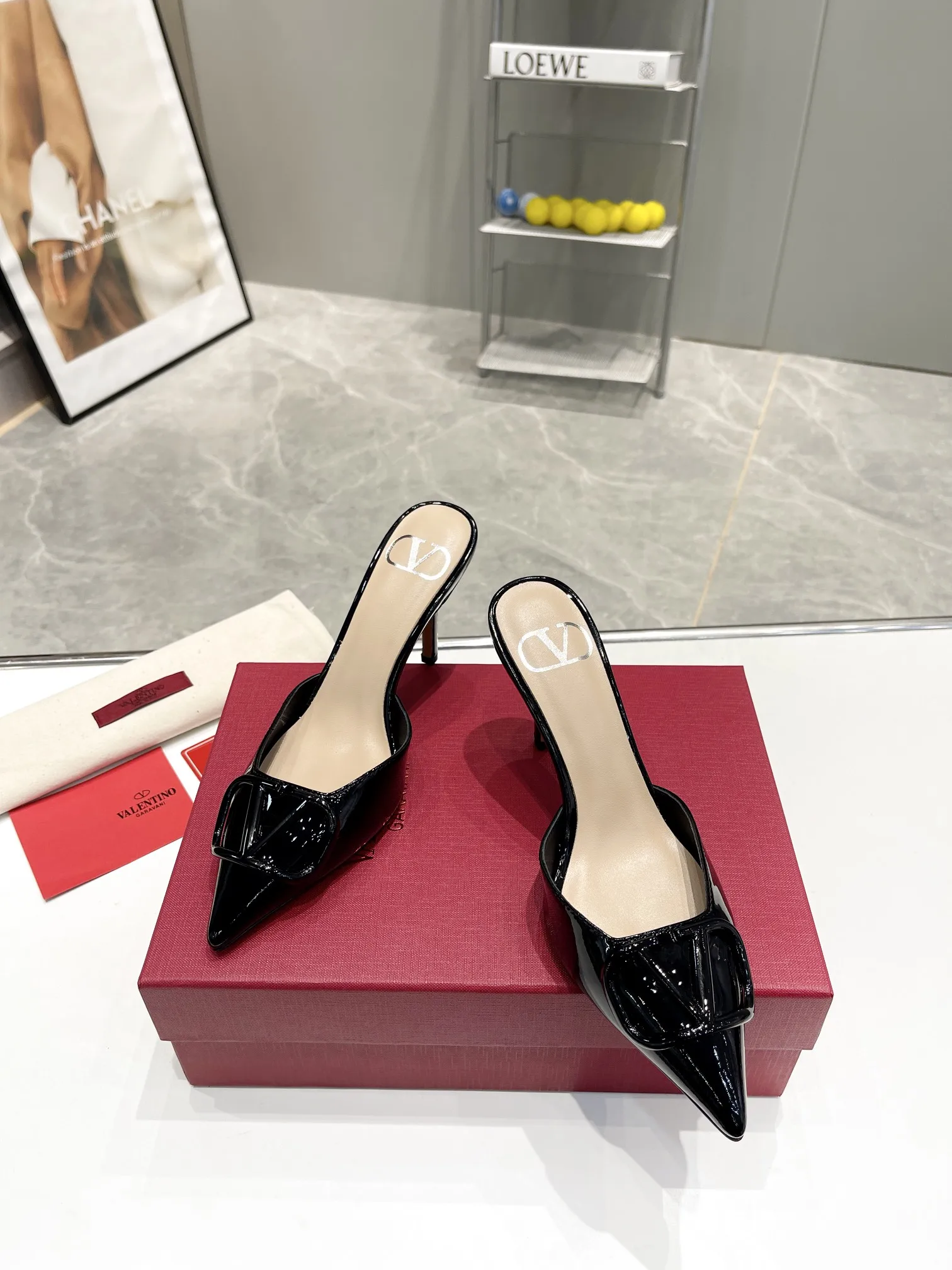 华伦天奴 经典款女士凉拖鞋