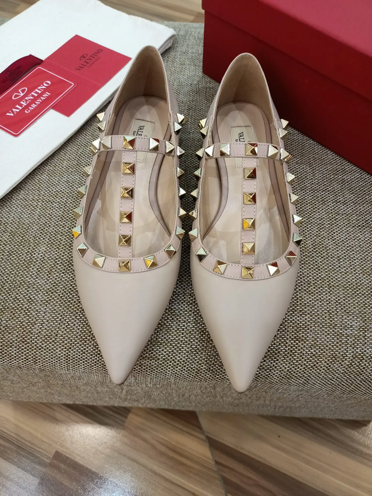 华伦天奴 经典款女士凉拖鞋