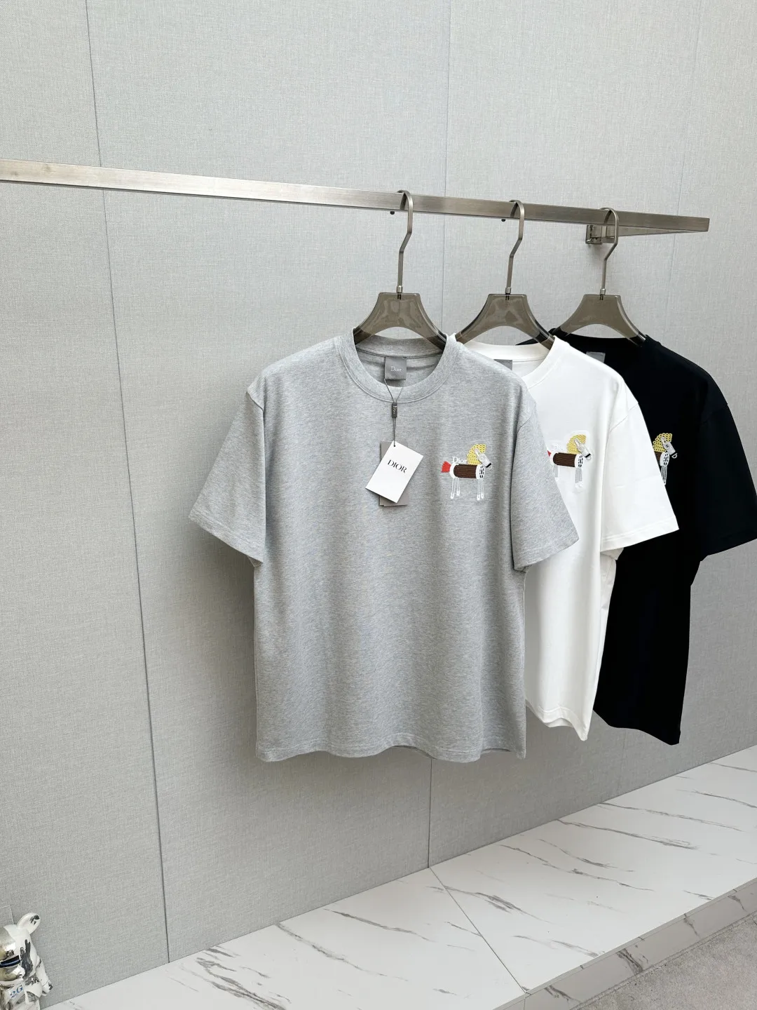 迪奥 新款走秀图案时尚休闲短袖T恤