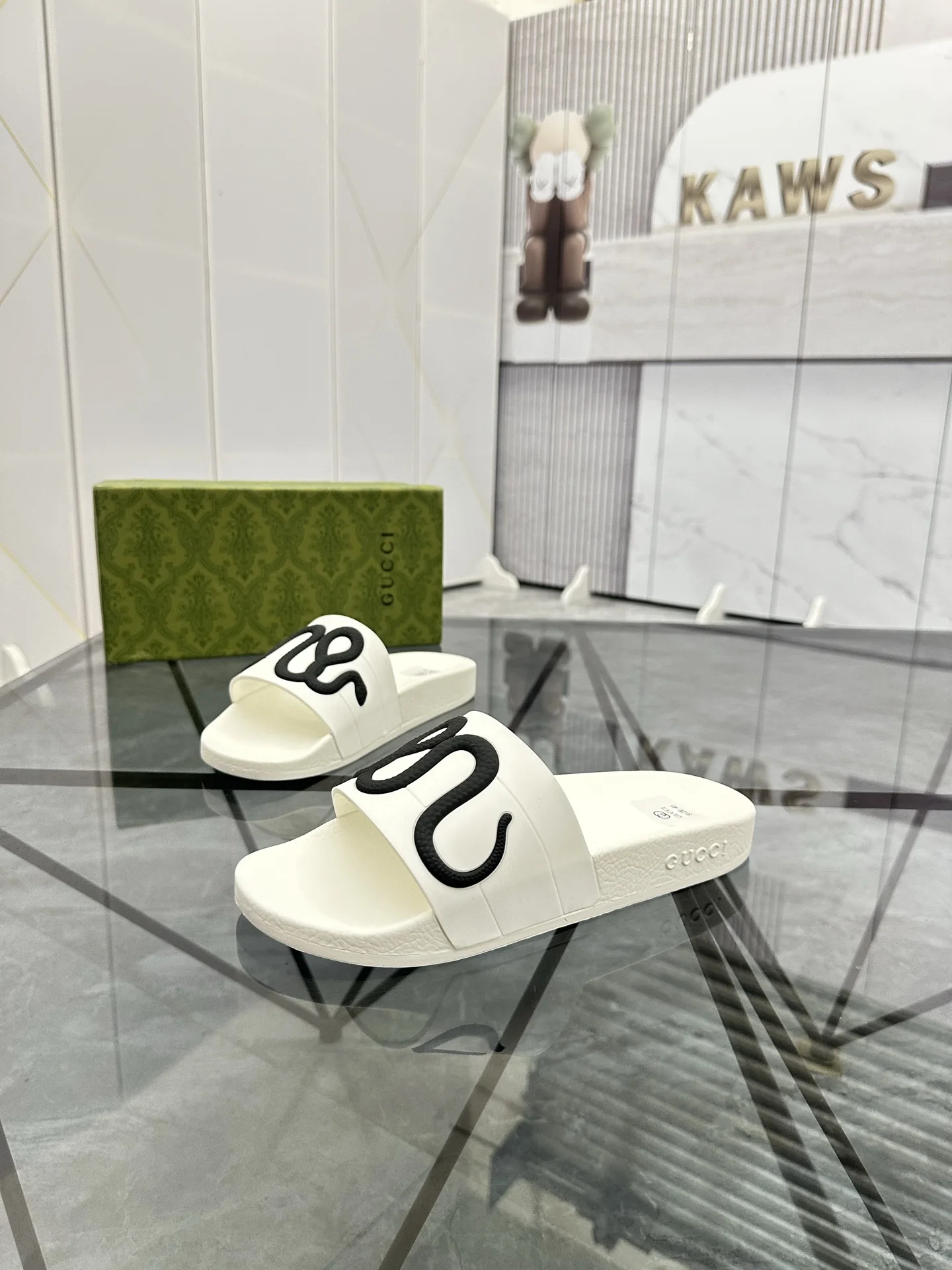 古奇 最新款情侣款拖鞋