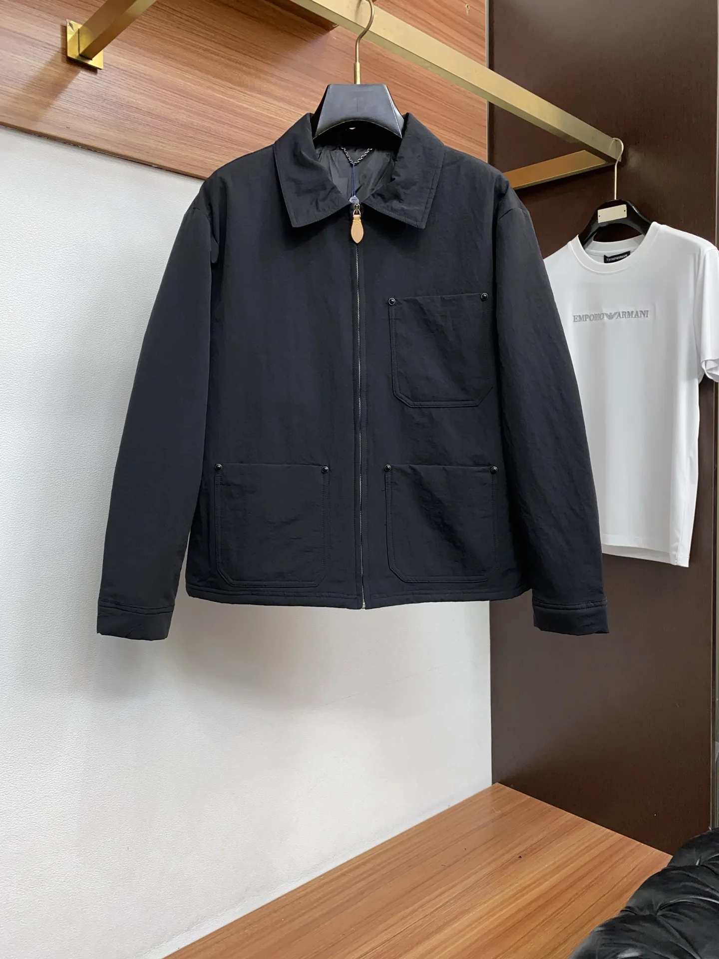 LV 2026新款男士休闲定制夹克外套 LV 2026新款男士休闲定制夹克外套