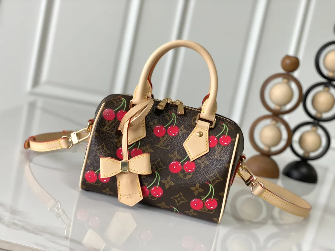 LV M13094 牛皮加固金属包角中号手袋 女士斜挎包 LV M13094 牛皮加固金属包角中号手袋 女士斜挎包