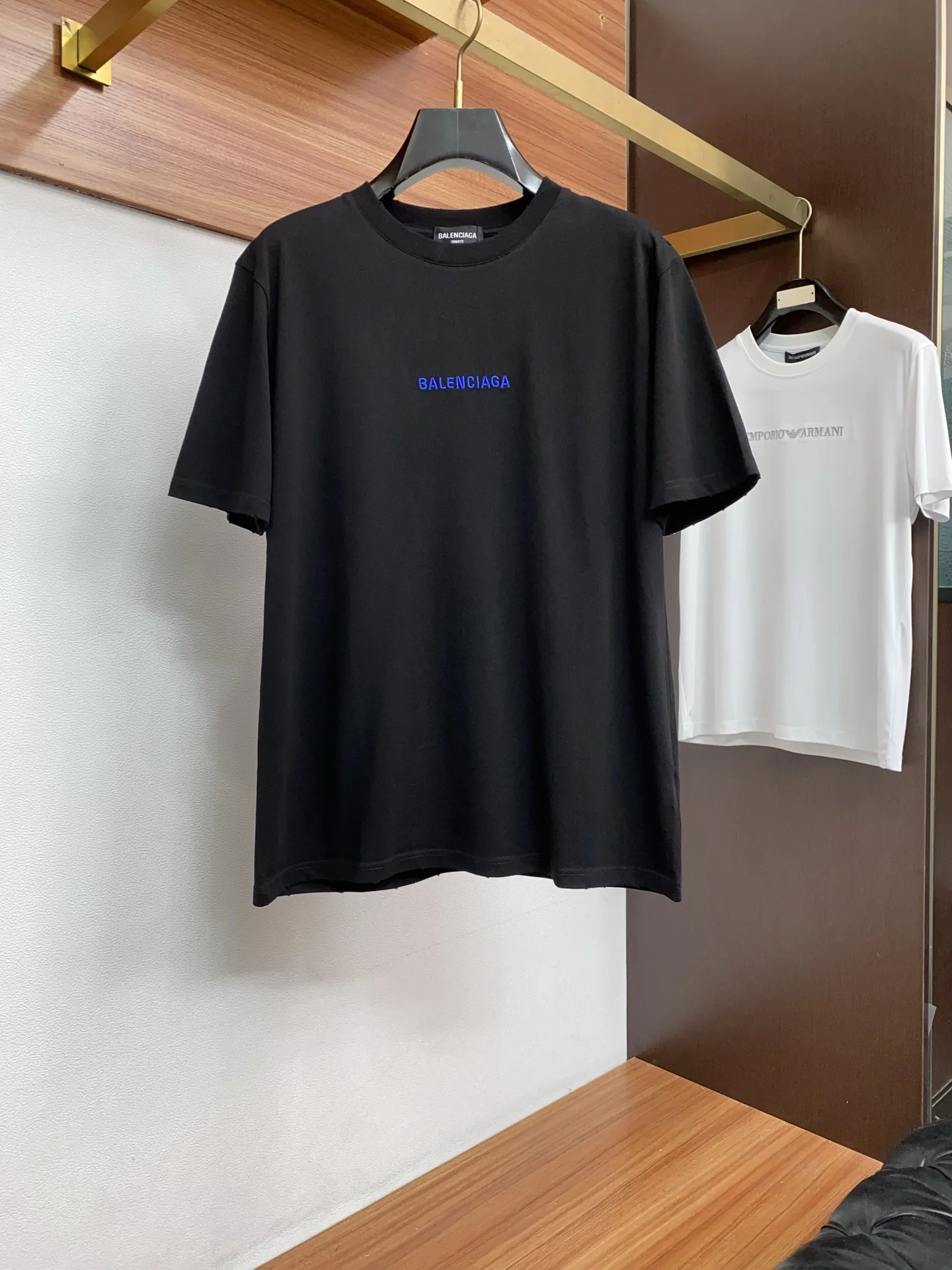 巴黎世家 纯棉质圆领短袖 巴黎世家 纯棉质圆领短袖