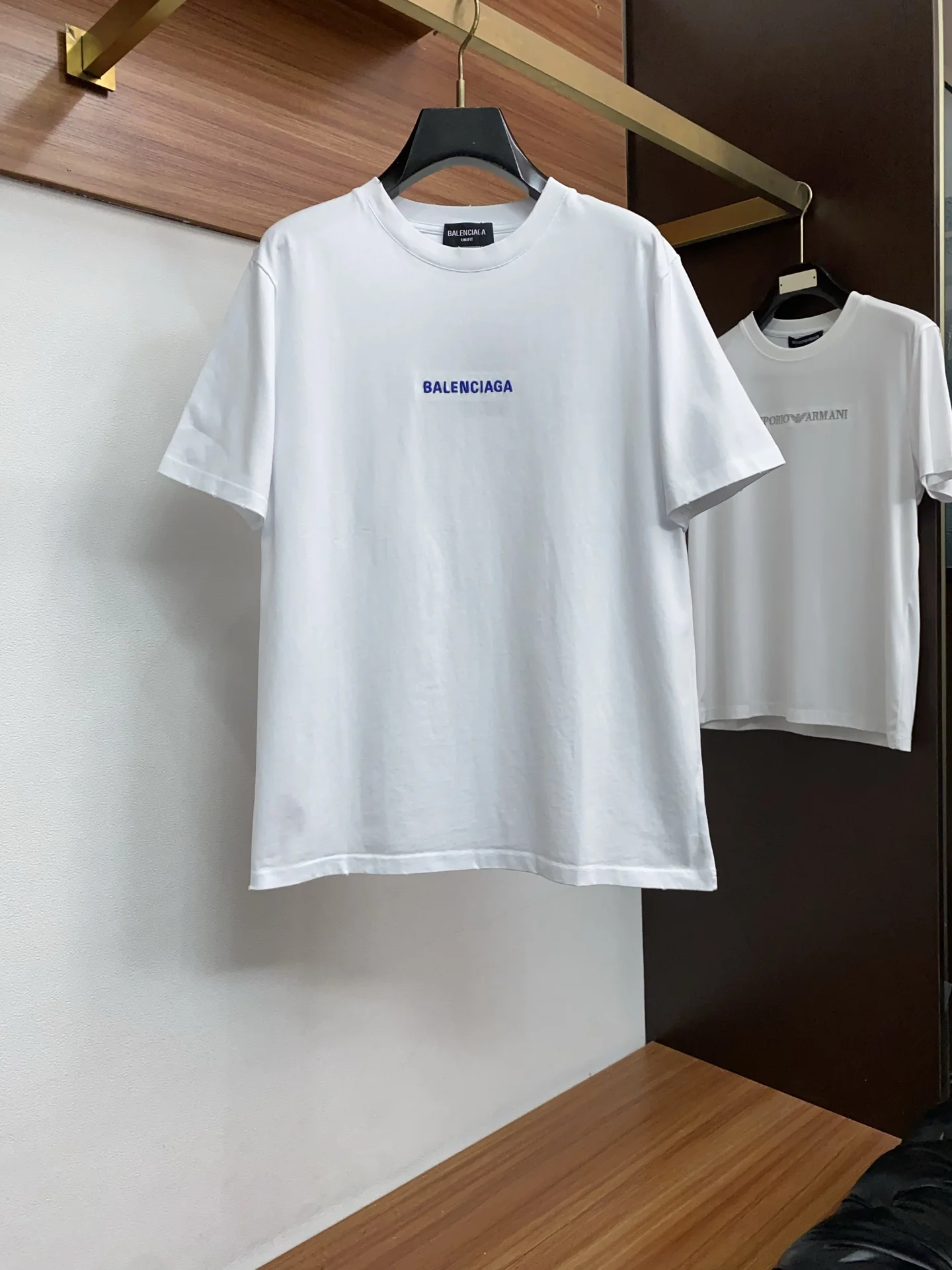 巴黎世家 最新款男士圆领短袖 巴黎世家 最新款男士圆领短袖