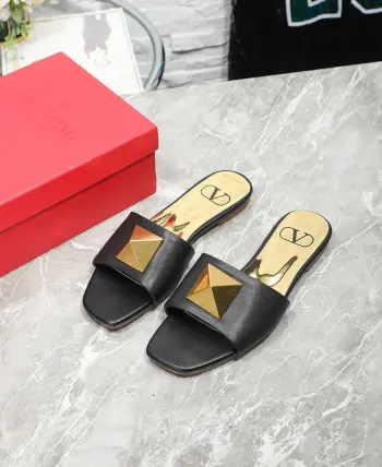 New style slippers available in multiple colors. Replica  Valentino Garavani Womens Sandals and Slides