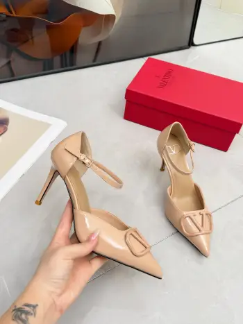 Big V letter buckle spring single shoes sandals Replica  Valentino Garavani Womens Sandals and Slides