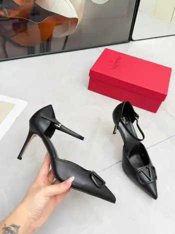 Big V letter buckle spring single shoes sandals Replica  Valentino Garavani Womens Sandals and Slides