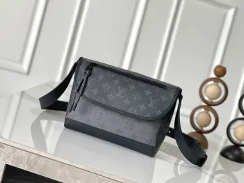 M12681 Canvas Messenger Bag Men s Crossbody Bag Replica Louis Vuitton mens bags